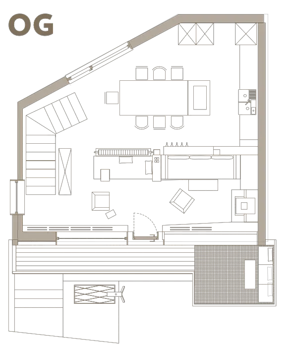 Grundriss eines Wohnbereichs mit Treppenhaus, Essbereich, Küche und Wohnzimmer. Der Raum zeigt einen Tisch mit Stühlen, eine Küchenzeile, eine Couch, einen Sessel und einen Fernseher.
